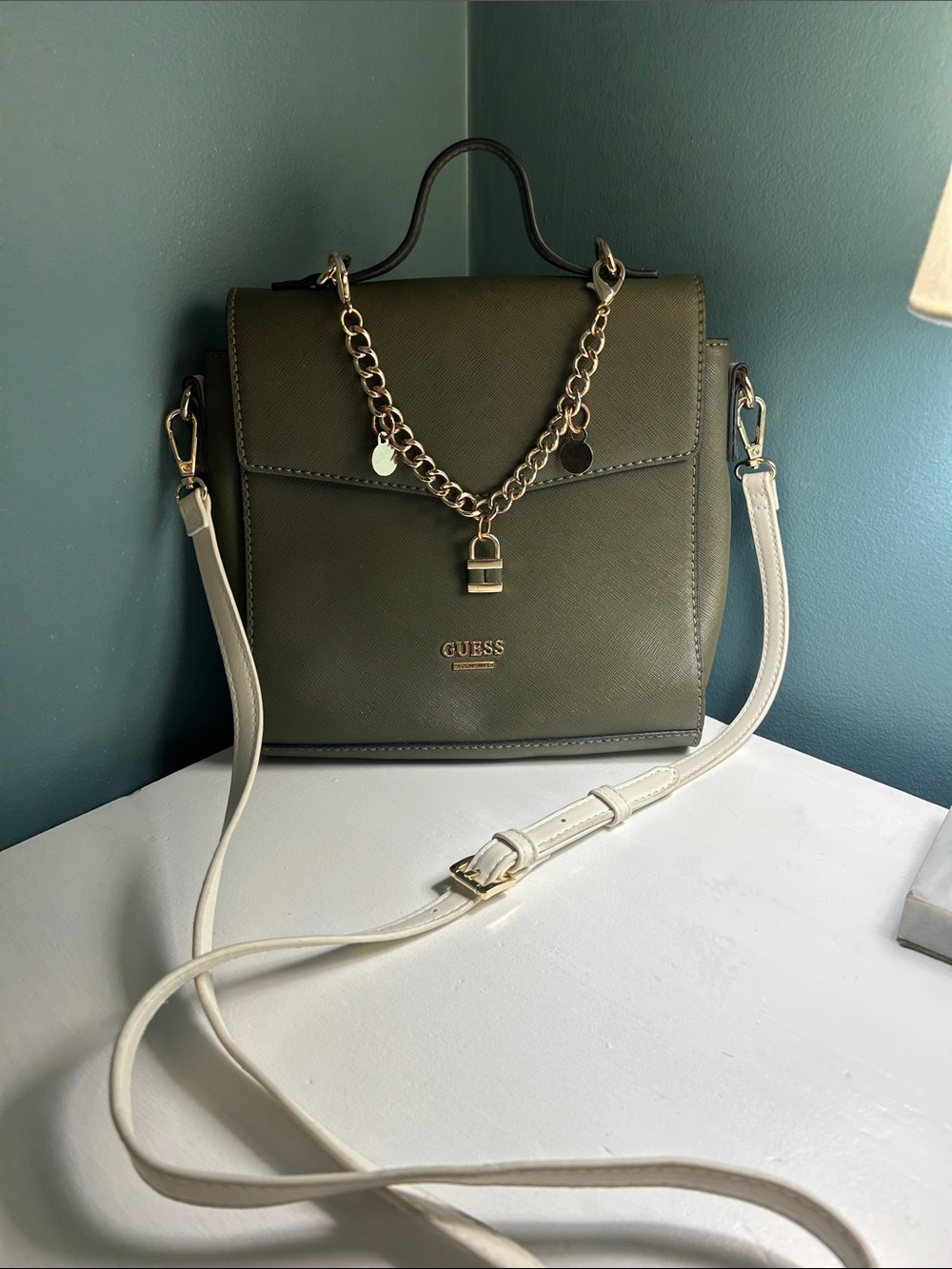 Guess purse- new without tags